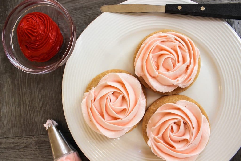 How To Make Buttercream Piped Rosettes Windy City Baker